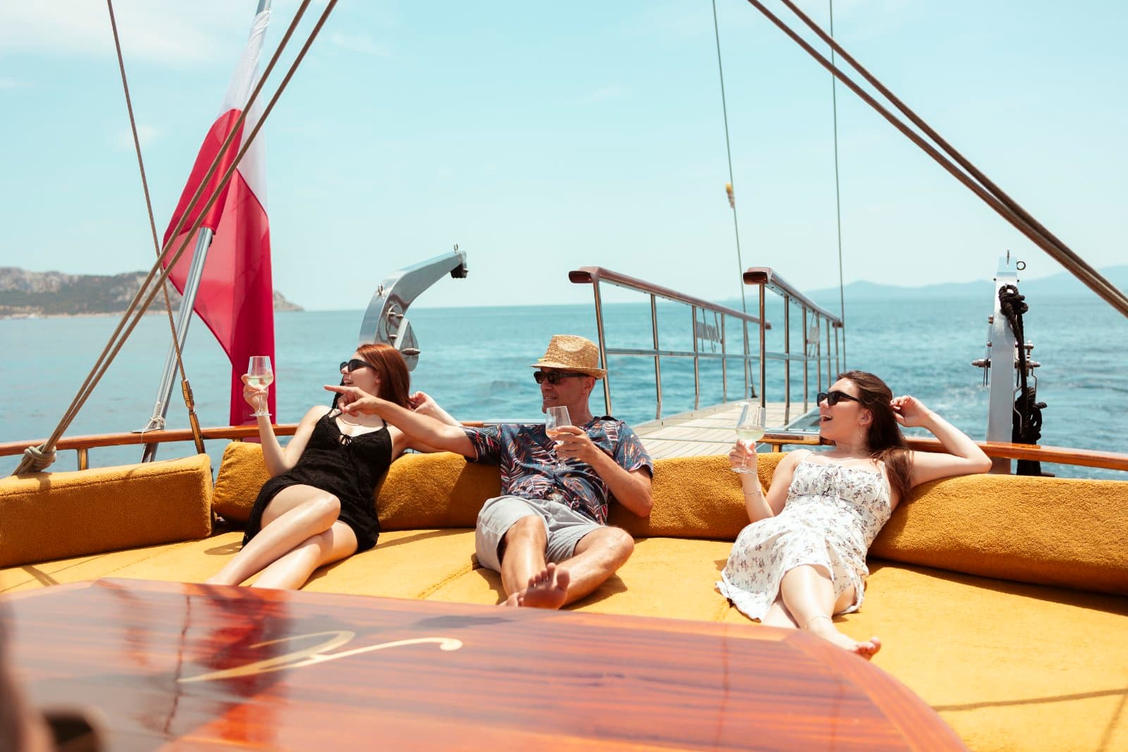 Relaxed cruise atmosphere